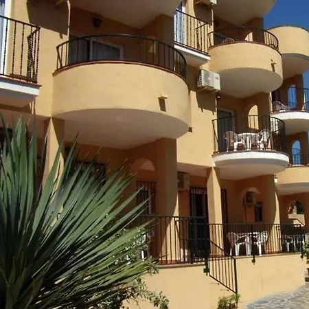 Flores De Burriana Apartment Nerja